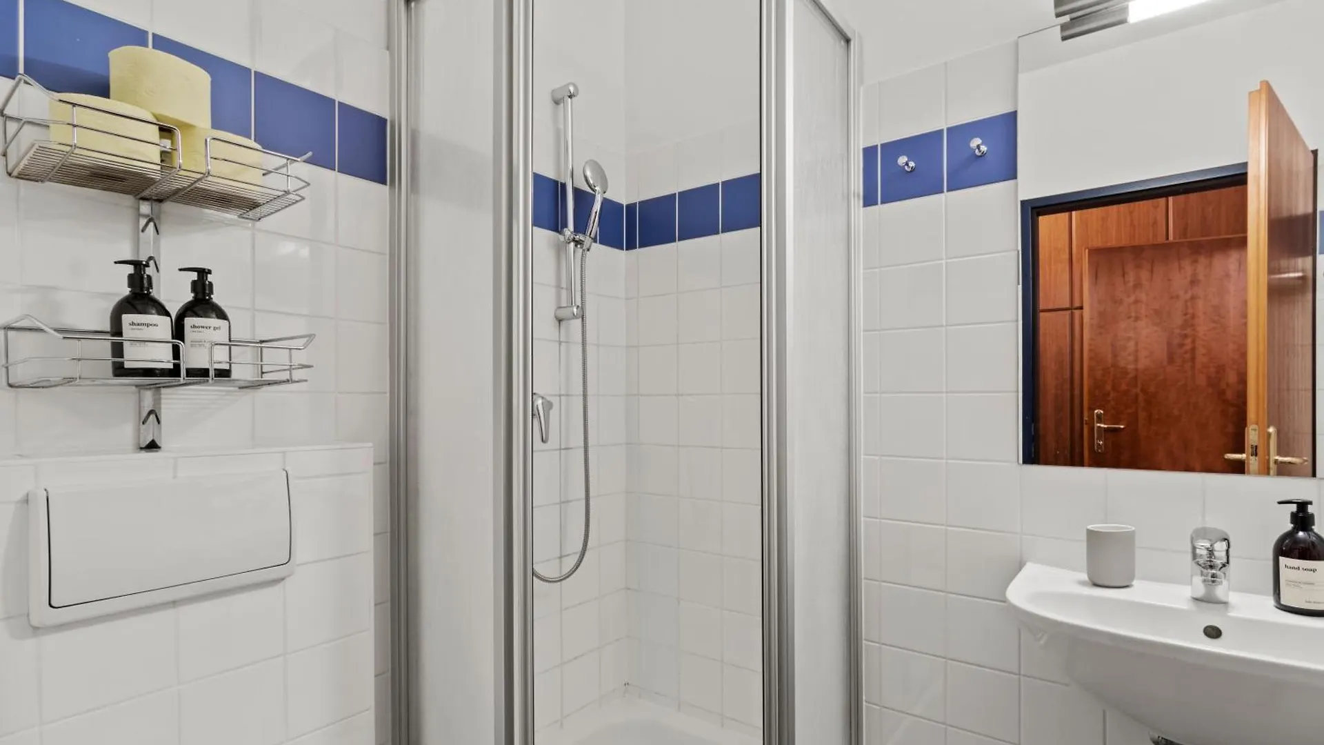 Central - 30 M² - Next To Augarten Vienna Apartment